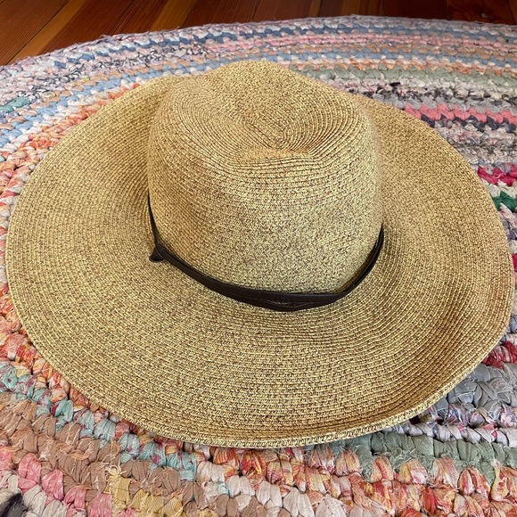 Hat - Picture 1 of 4